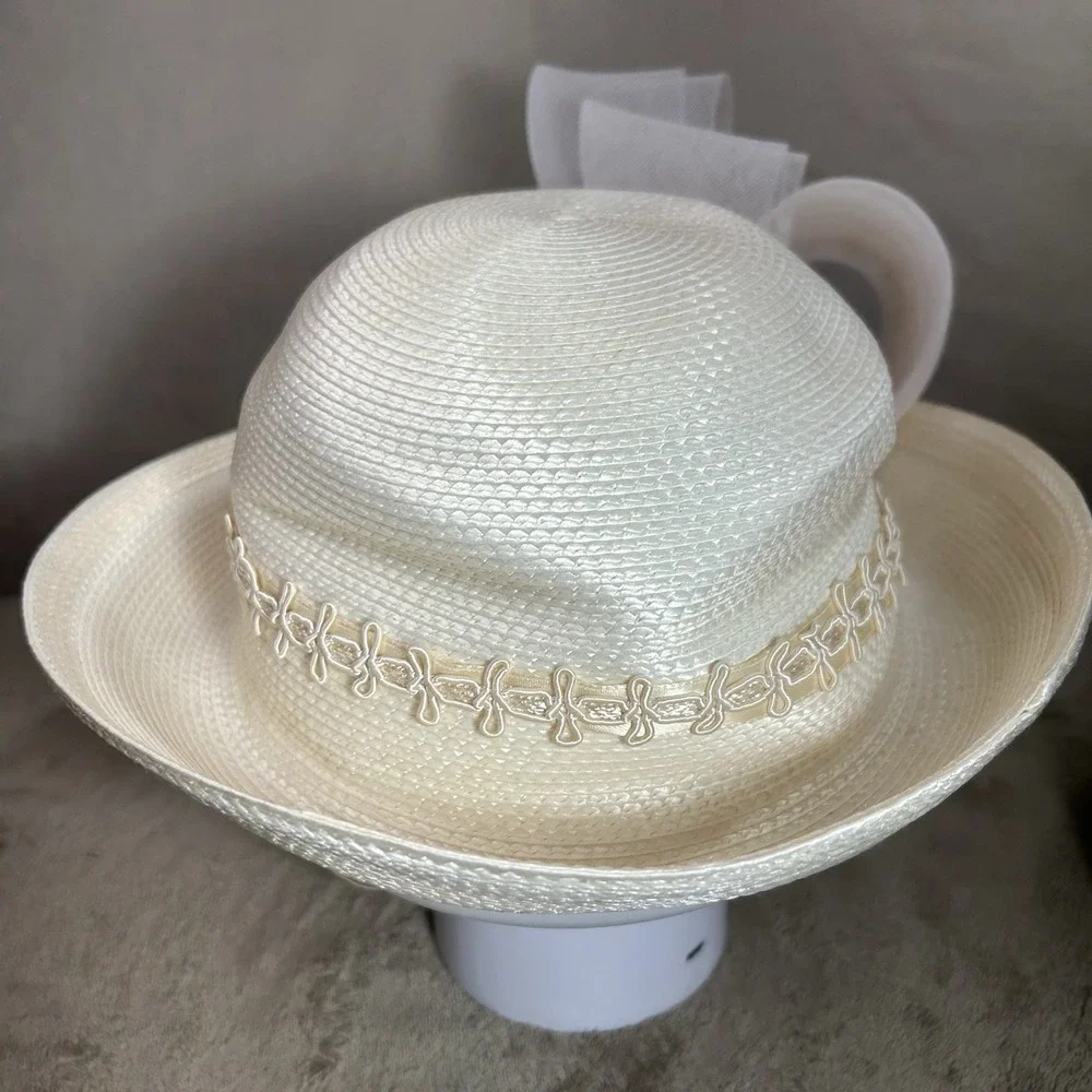Vintage Ivory Womens Church Derby Hat Bow Polypropylene Taiwan R.O.C. OS